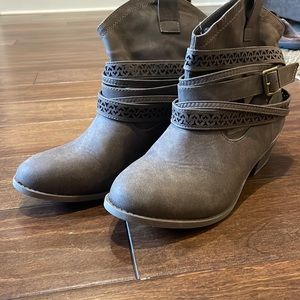 Not Rated brown boots